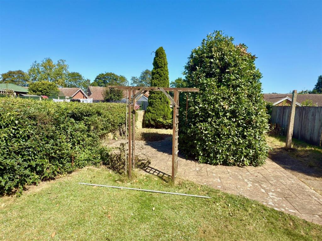 REAR GARDEN.jpg