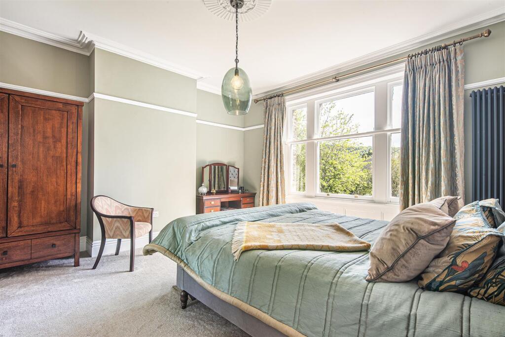 Principal bedroom