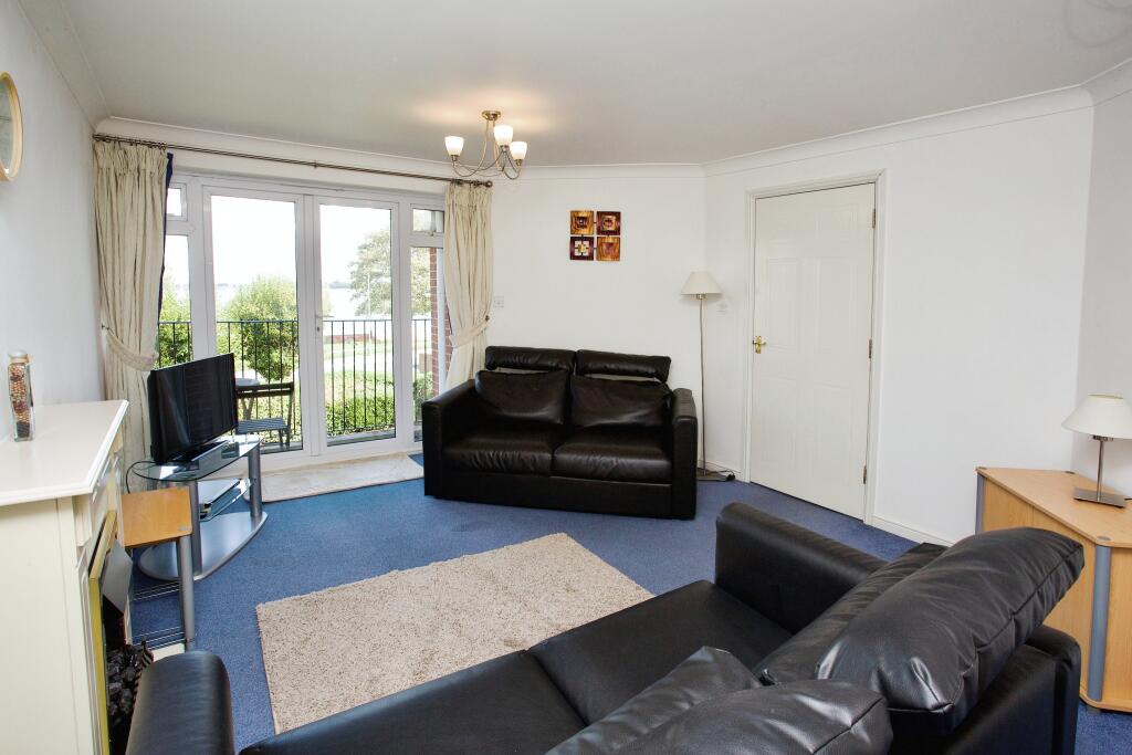 Lounge Room (3)