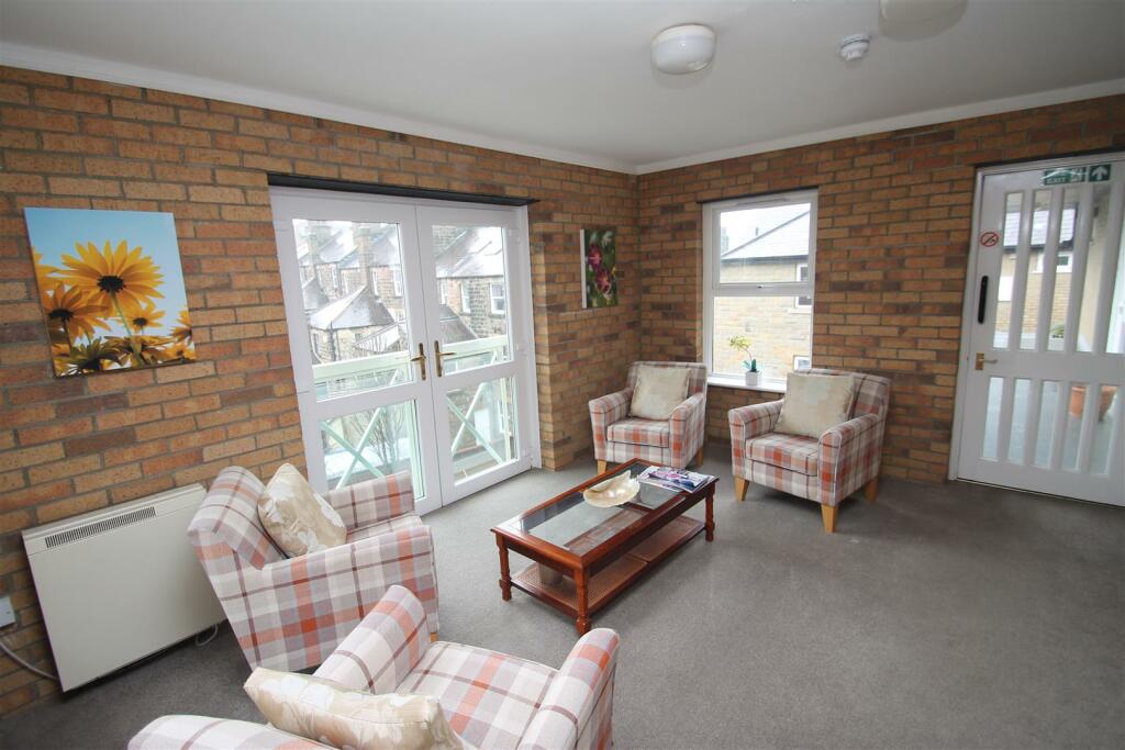 communal sitting room.JPG