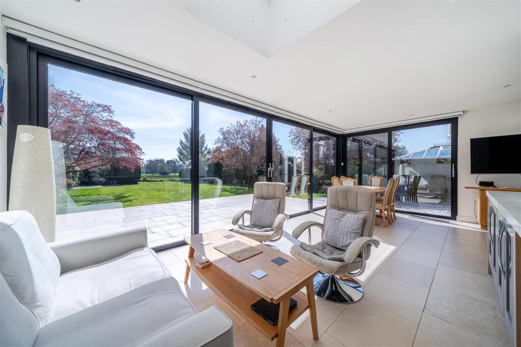 Kitchen/Diner/Family Room