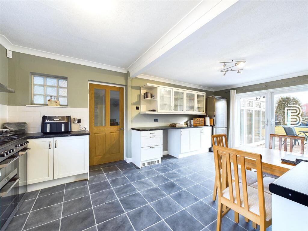 Kitchen Diner (1).jpg