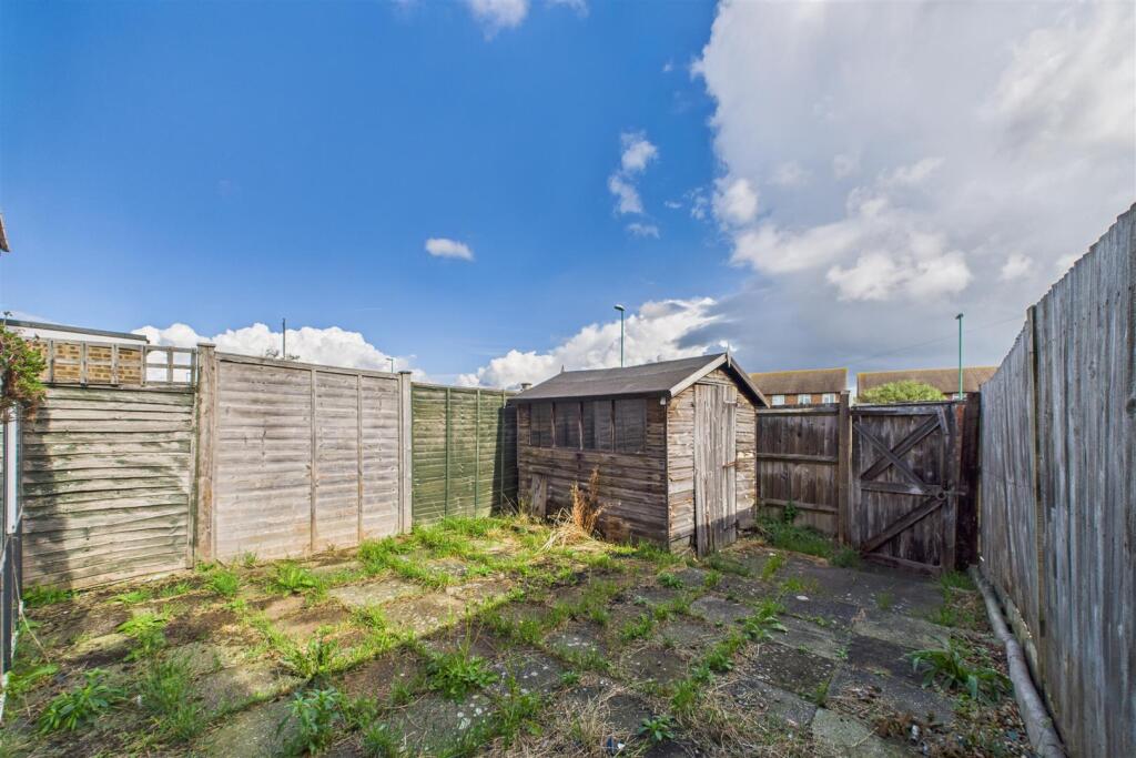 CAM01894G0-PR0221-STILL024.jpg