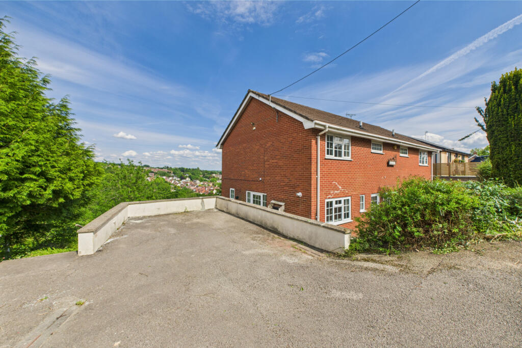 FABULOUS 4-BEDROOM HOME WITH OUTSTANDING VIEWS &amp; 