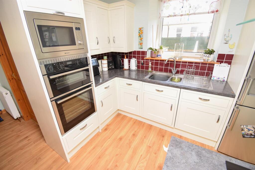 KITCHEN-DINER (2)-2.jpg