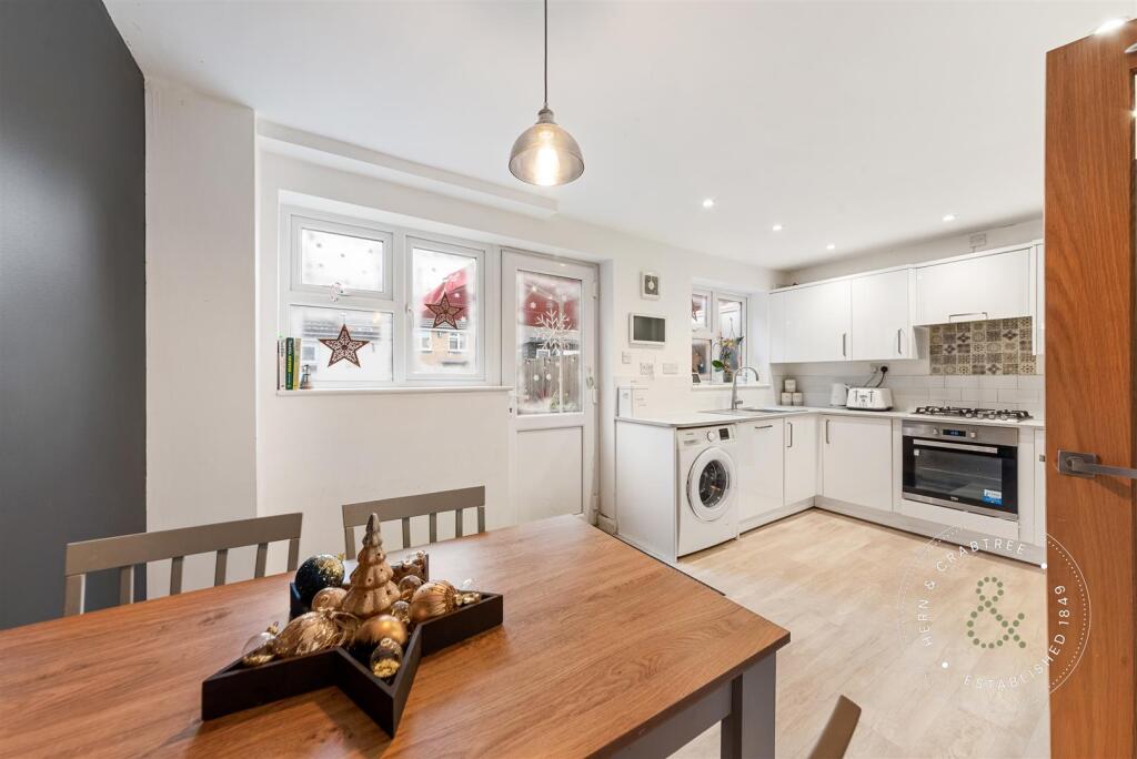 Beckgrove-Close-05.jpg