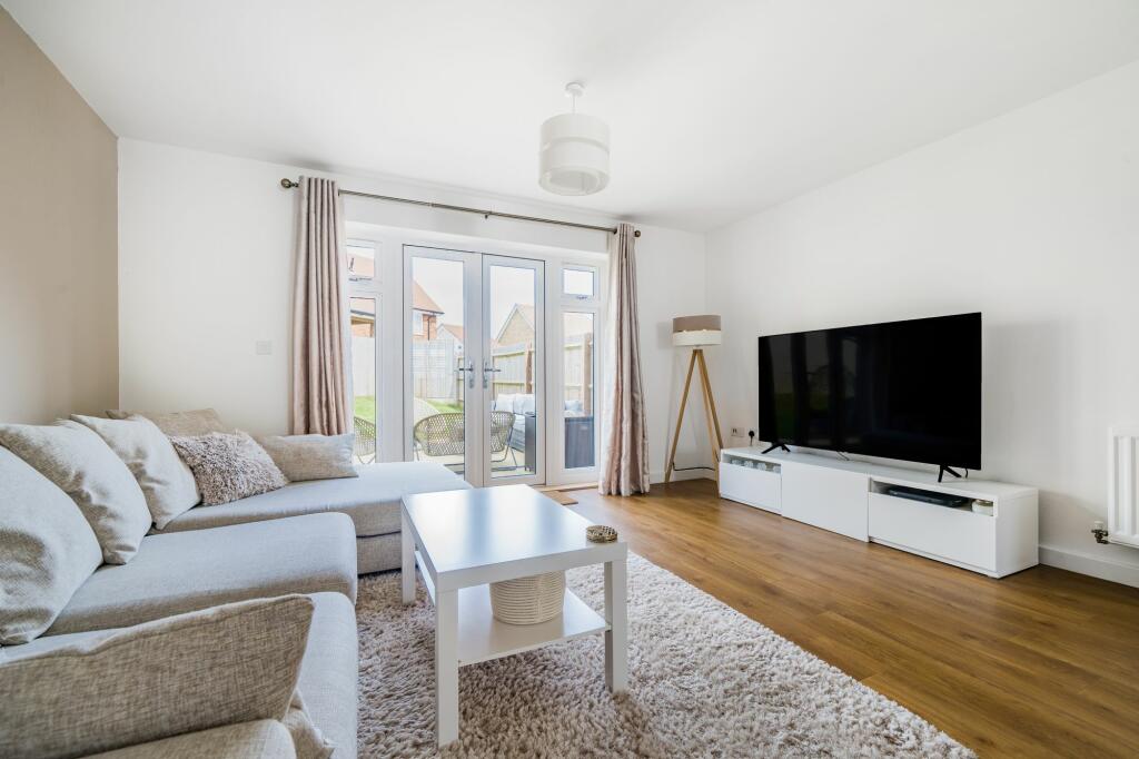 Kitchen/Living Room/Dining Room (7)