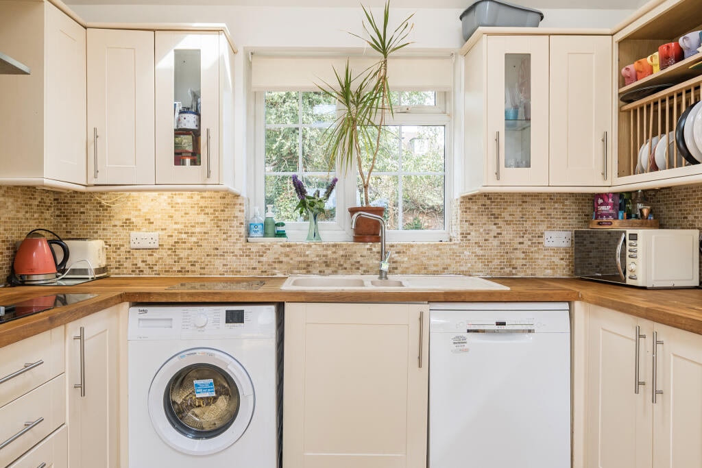 1344082-13-68aef31600c21