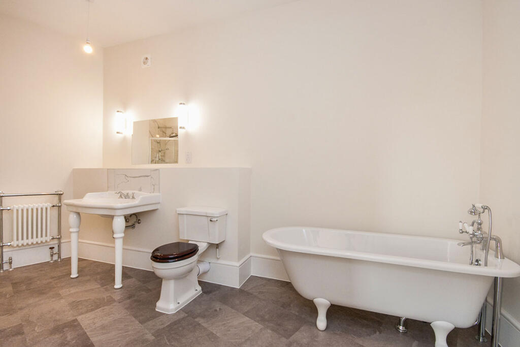 En Suite Bathroom