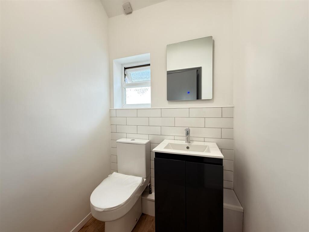 Toilet.JPG