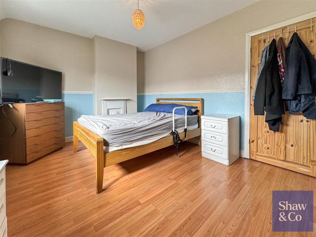 Bedroom 1..jpeg