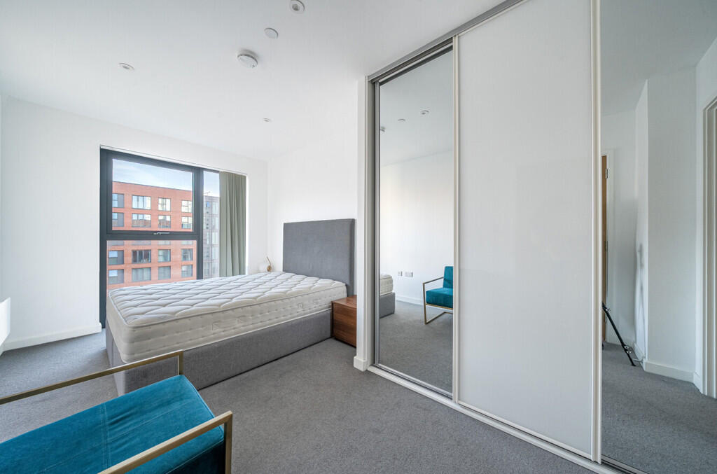 1385345-3-6926d8a...