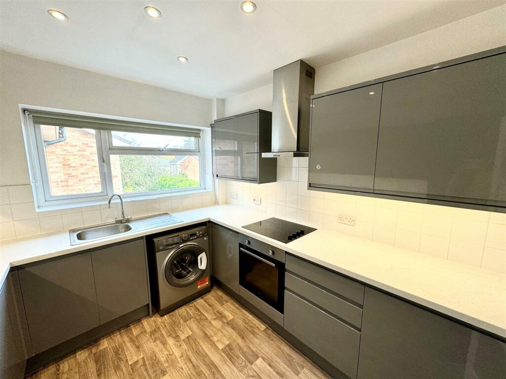 kitchen..jpg