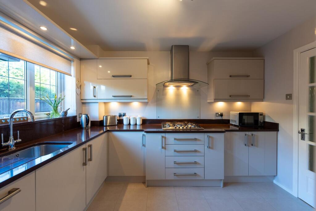 3 Corbiere Close-15.jpg