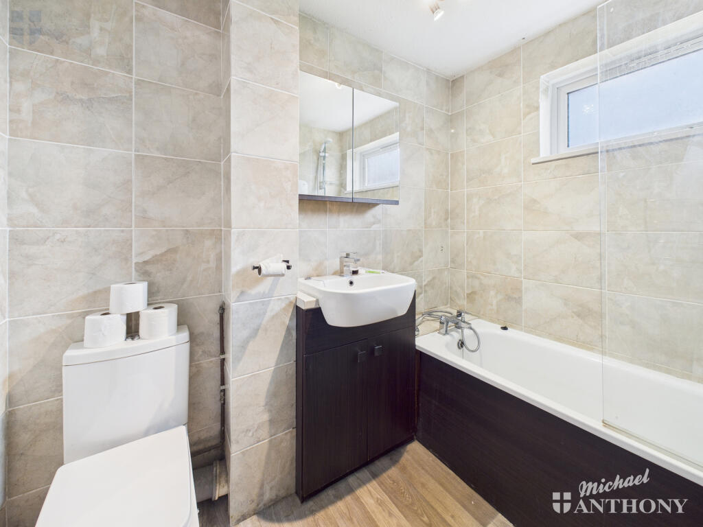 CAM03218G0-PR0779-STILL018