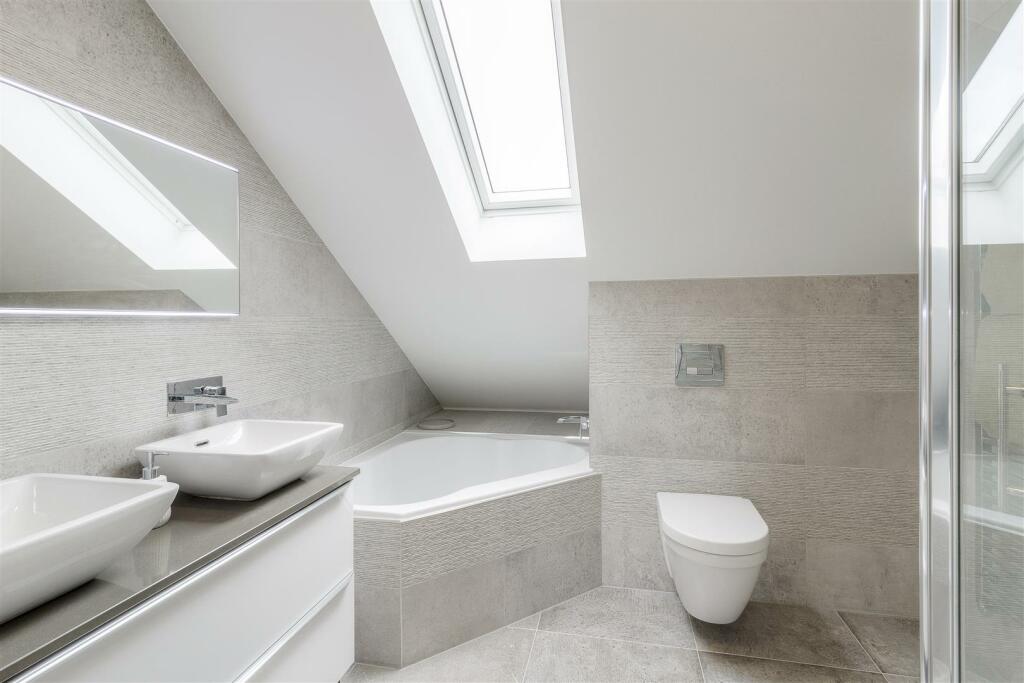 6 Shilton Lane, Bulkington