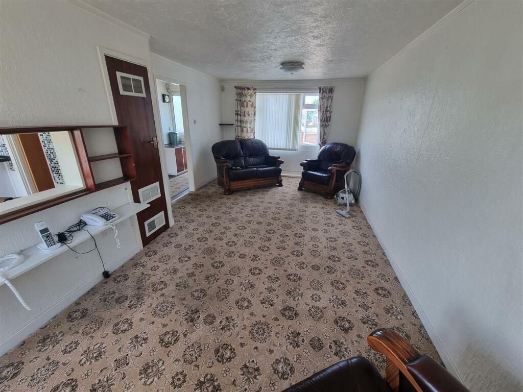 Lounge 2