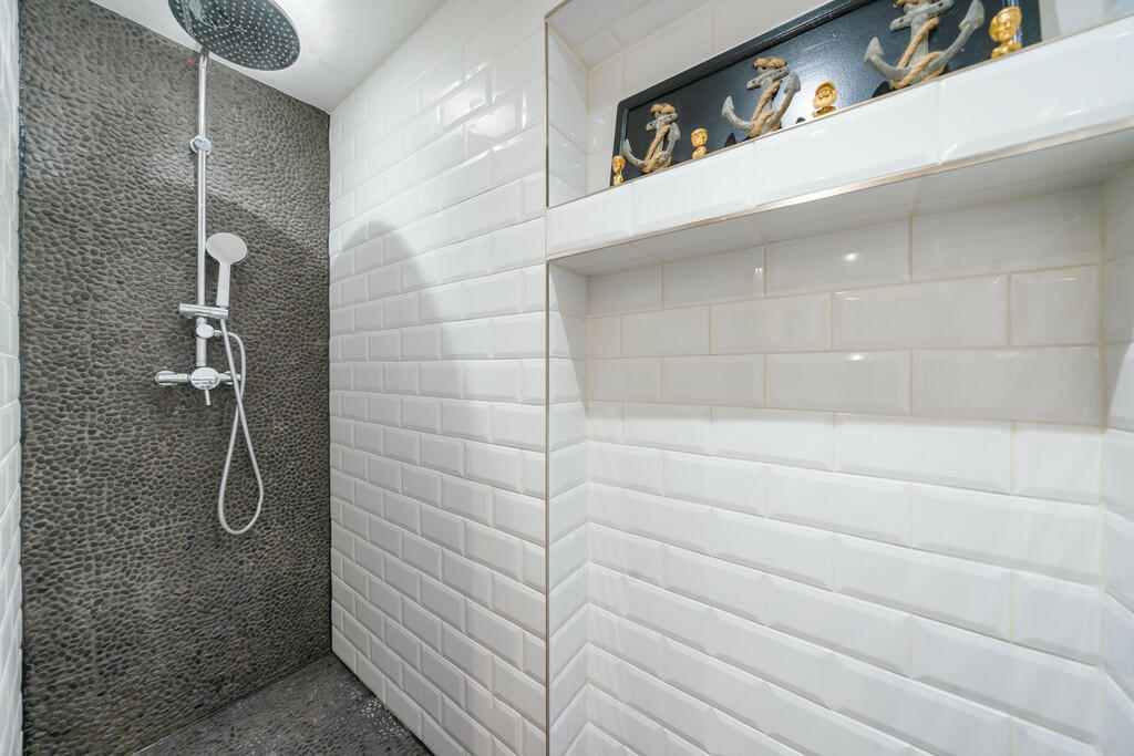 Grove Road-No Wat...