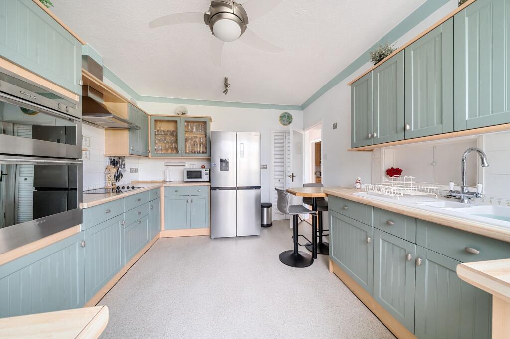 Kitchen/Dining Room (3)