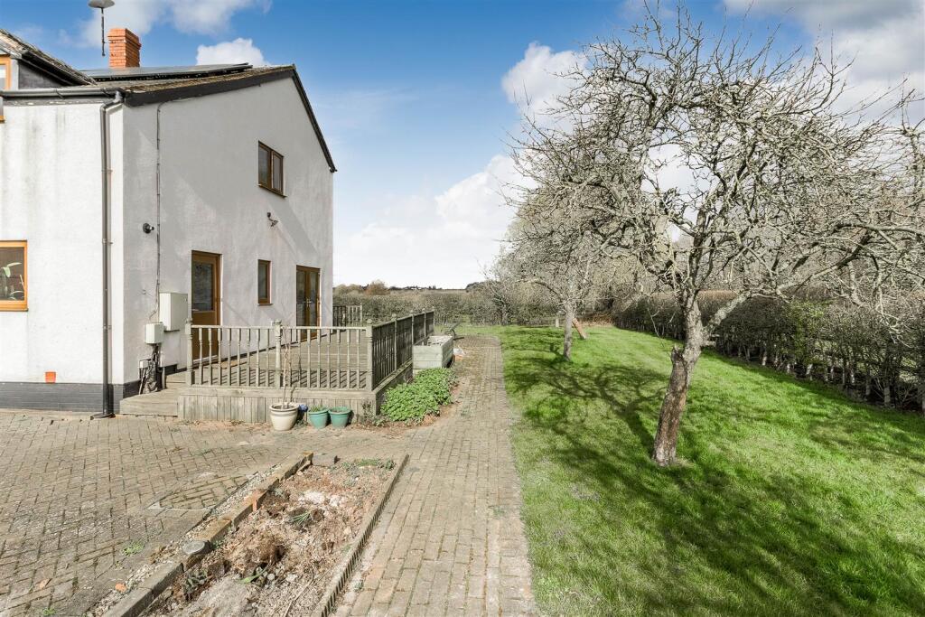 Hipsley Lane, Hurley