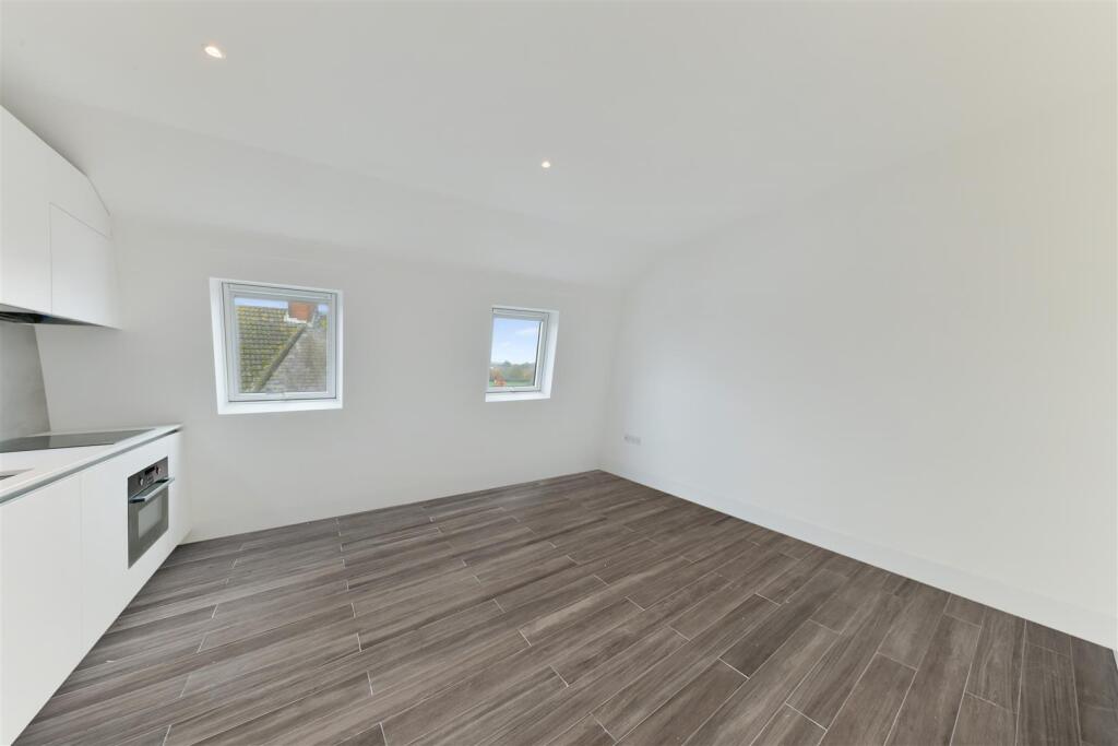 HIGH STREET, 266, FLAT 3-4.jpg