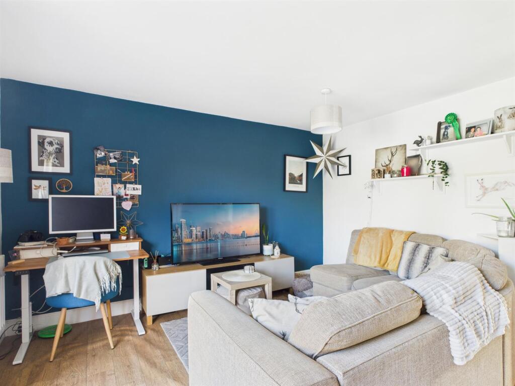 Lounge / Dining Room