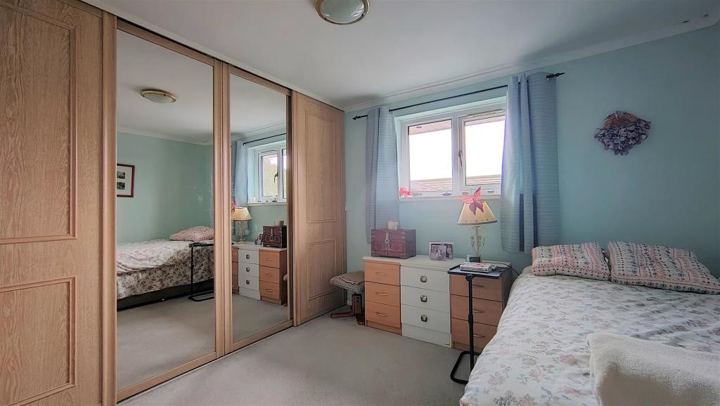 bed 2.jpg