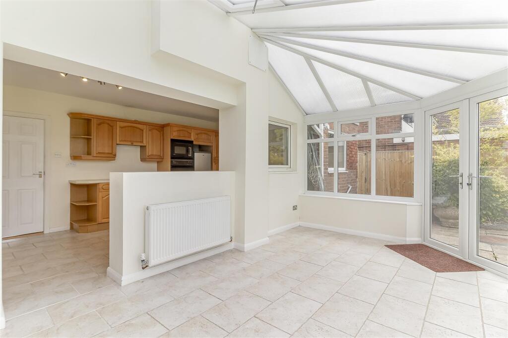 Dining Kitchen - F.jpg