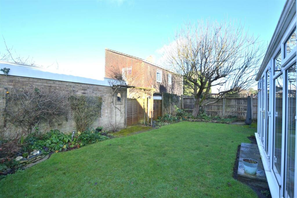 5 Velmead Road Garden 1.JPG