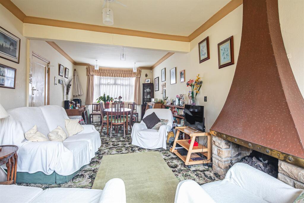 Lounge/diner overall