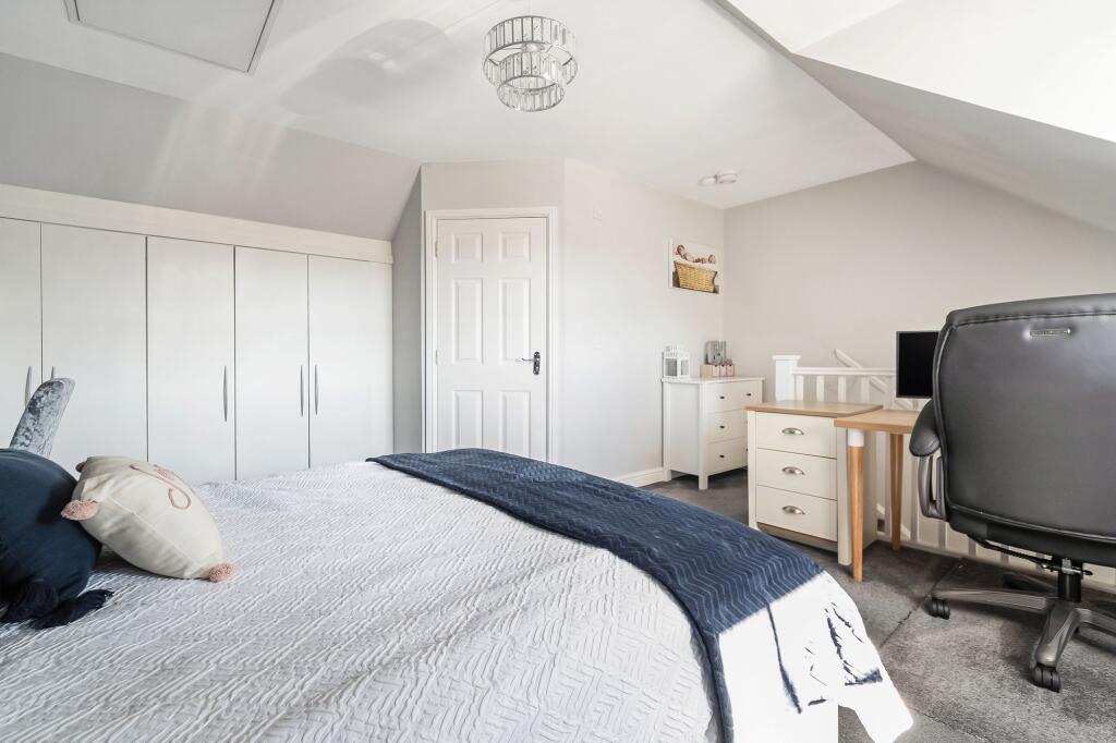 Master Bedroom.2