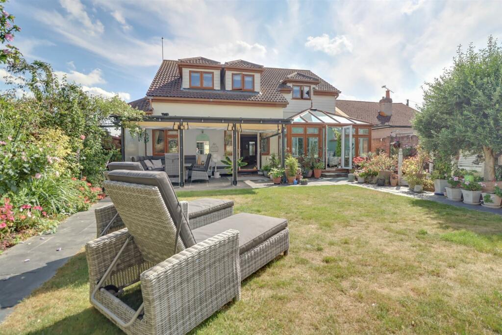 71 ATHELSTAN GARDENS-30.jpg