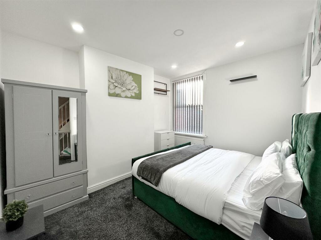 Staycasa Accommodation Manchester Carrill  2024AUG