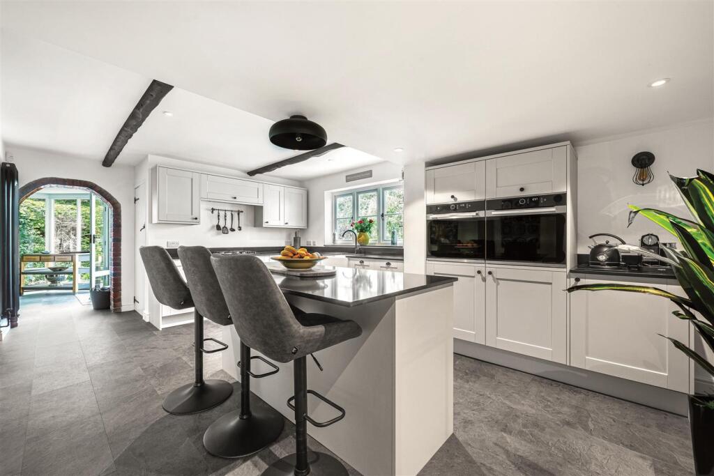 Magpie Kitchen1 copy 2.jpg