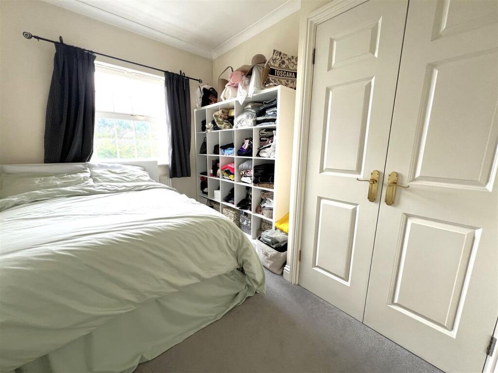 Bedroom 1.jpg