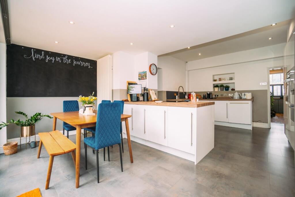 9018680-106876-134031996027386594-99ae16c8-f9b3-2b