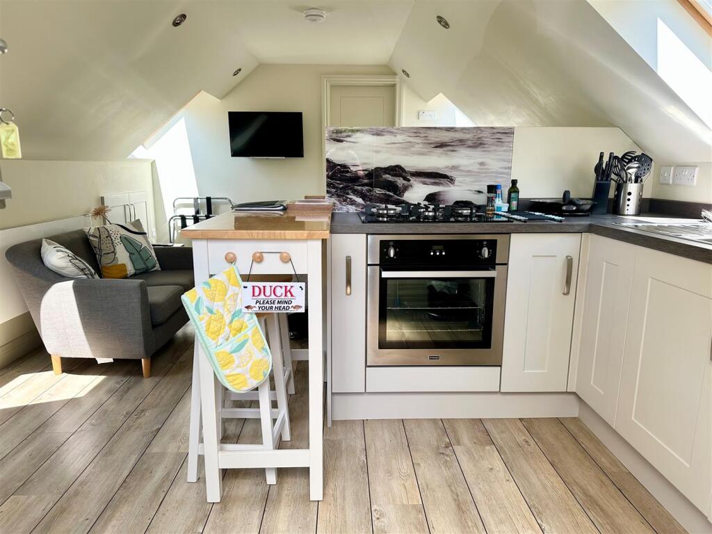 Annexe Kitchen 2.jpg