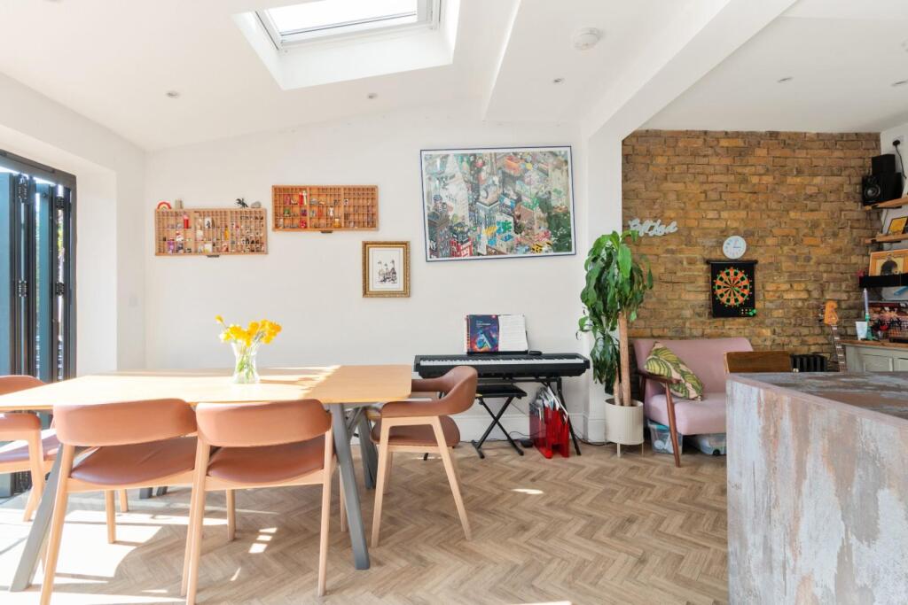 69 Grantham Road Ph6.jpg