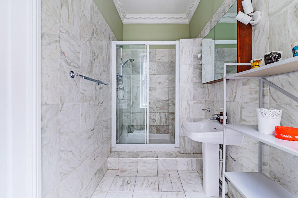 Hyde_Park_Mansion...