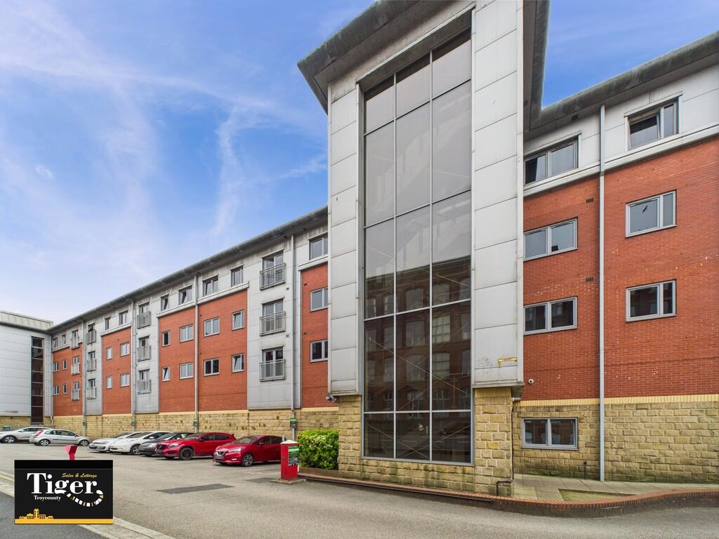 CAM02176G0-PR0565...