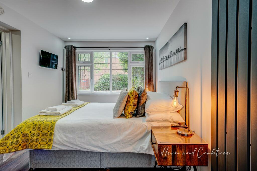 Page Drive, HernCrabtree (22).jpg