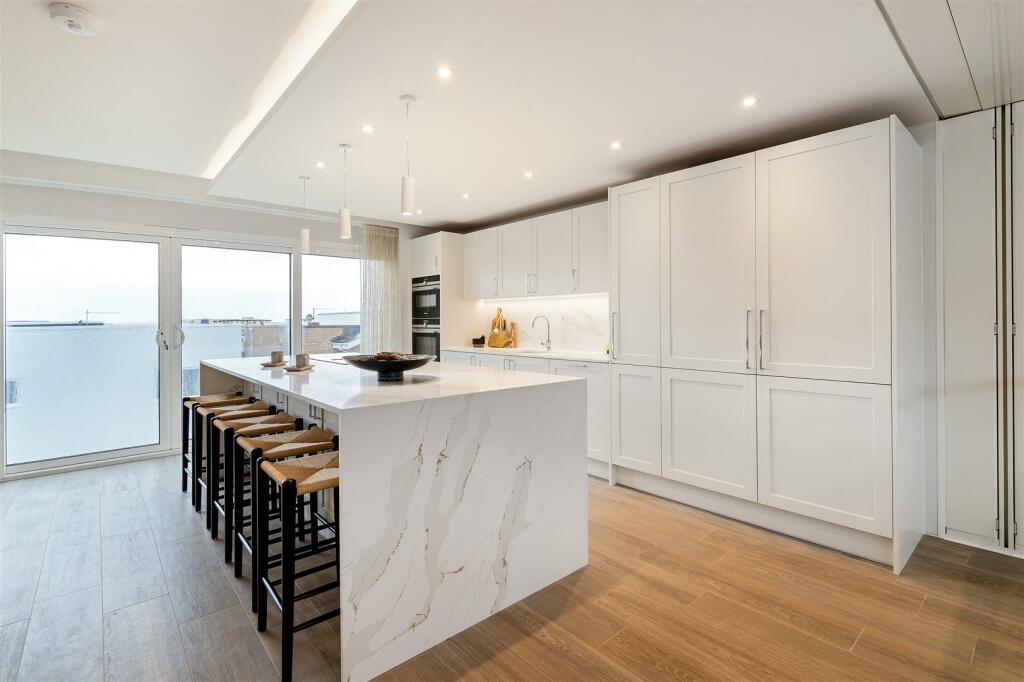 304 Sandbanks Road 327170 - (6).jpg