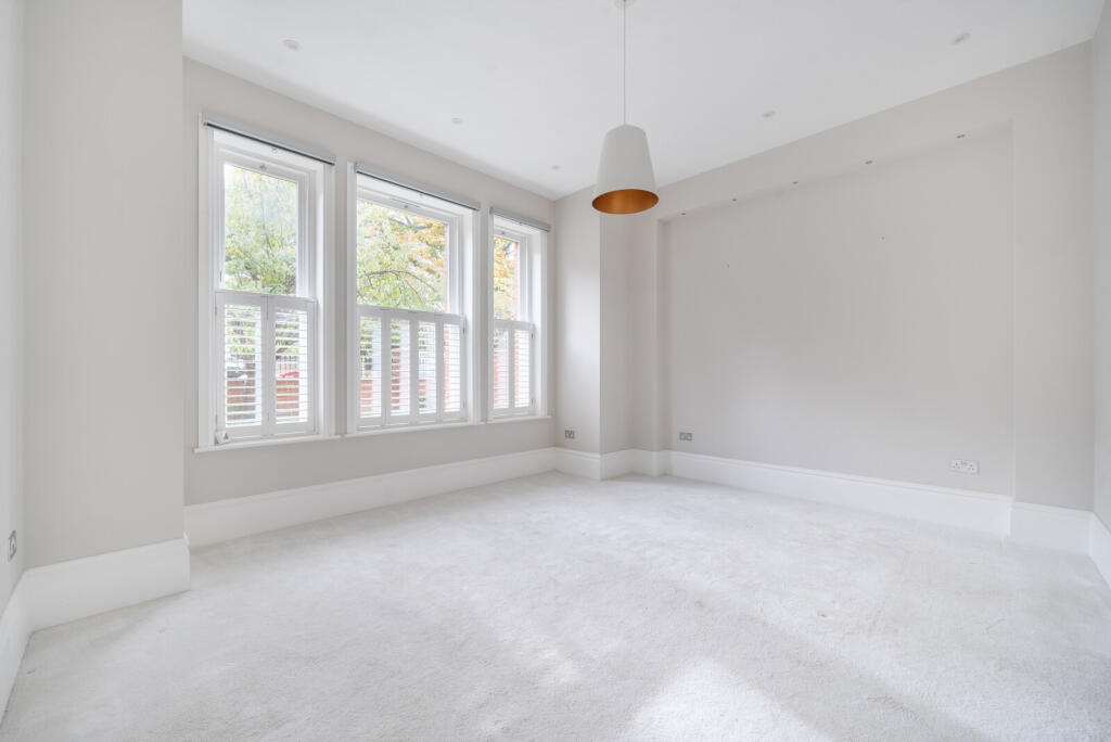 1370346-6-68f22d7...