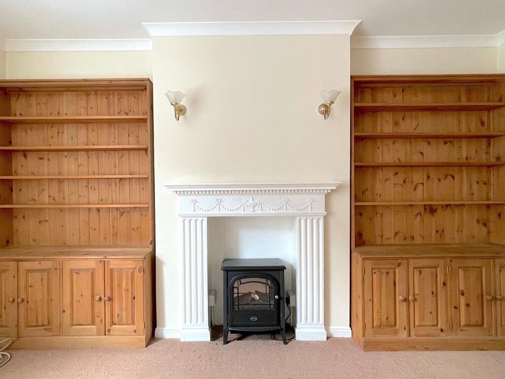 Living Room/Dining Room (3)