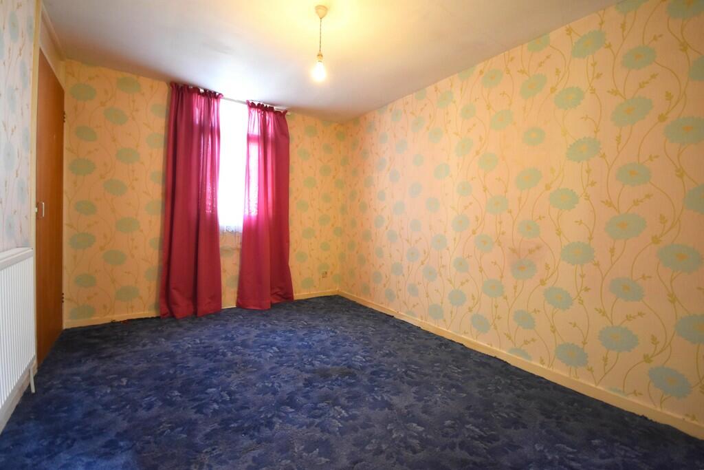 Bedroom 1-min