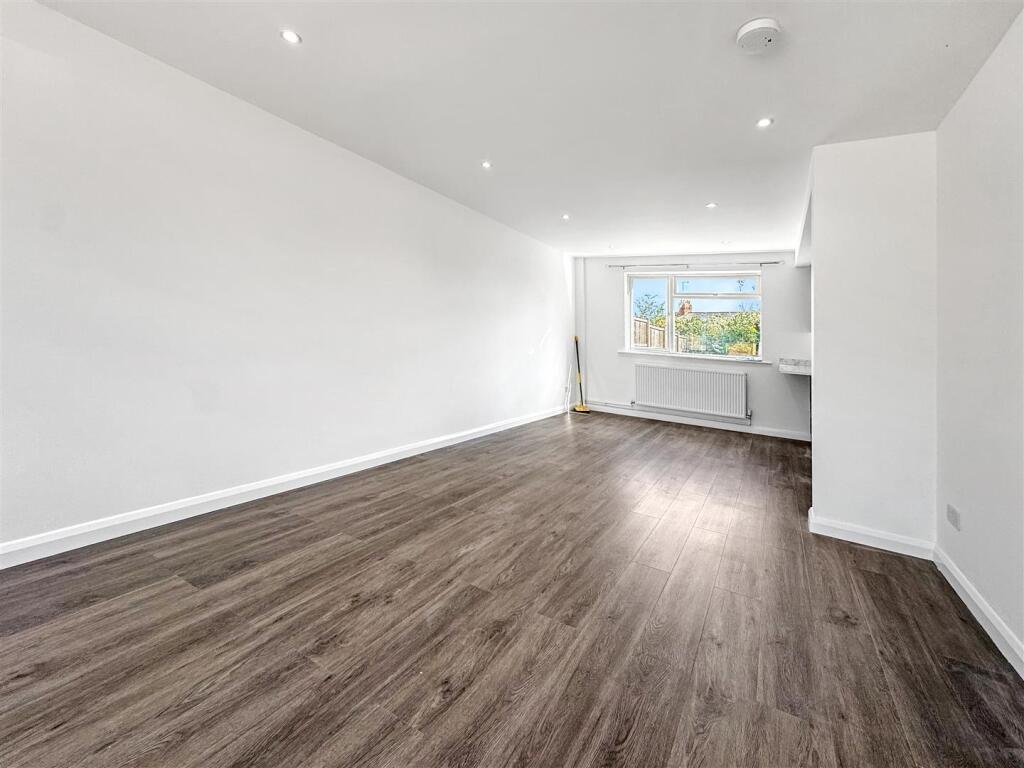 Living room .jpg