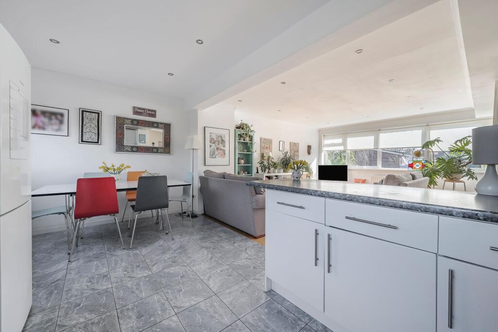 Lounge/Kitchen/Diner/Family Room