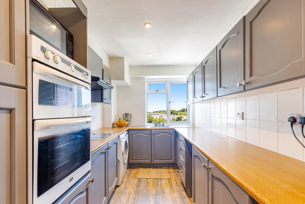 A15 - Flat 28, Holme Court Warrberry Road Torquay 