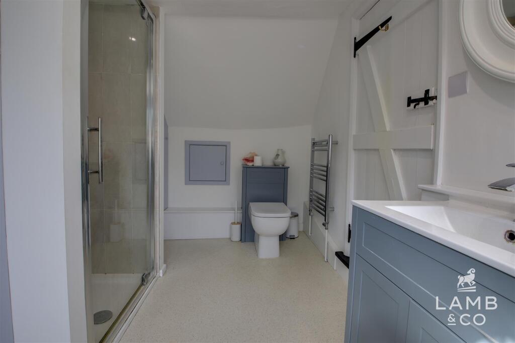 EN SUITE