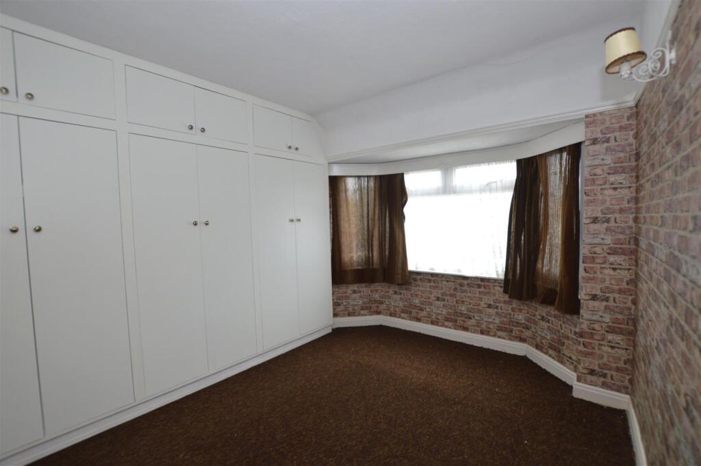 11 Milner Drive Bed 2.JPG